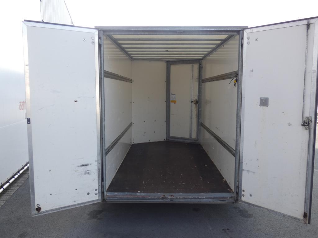 Ifor-Williams Gesloten aanhangwagen tandemas 303x147x183cm 2700kg